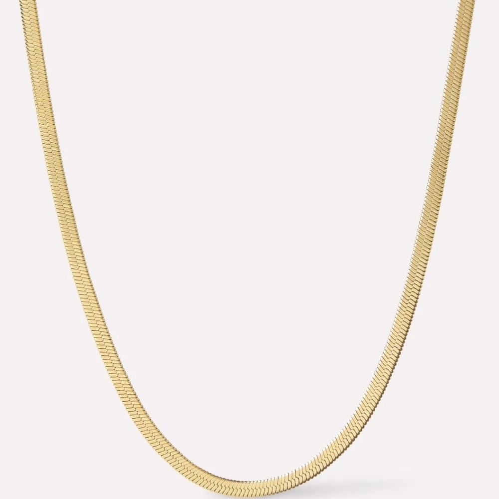 Elegant Gold Necklace